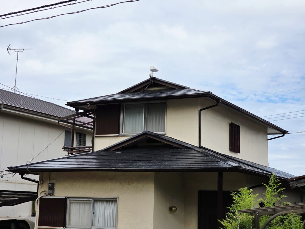 大阪府 岬町 屋根塗装で生まれ変わるお家！